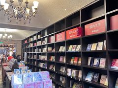 -钟书阁(松江泰晤士小镇店)