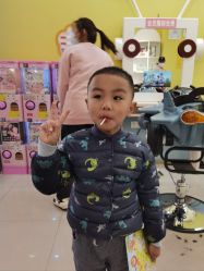 -爆米花儿童美发乐园