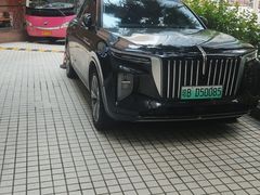 -深圳富苑皇冠假日套房酒店