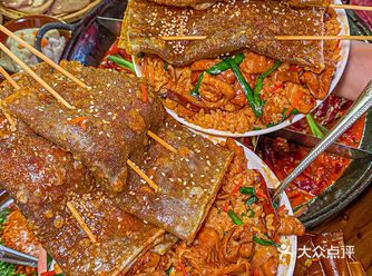 不是......真的有人走断腿也要来吗