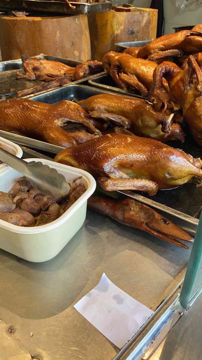 温鸭子(青龙场总店)-"这个属于成都的老资格了吧 开了几十年了?