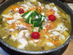 -山城外·非遗酸菜鱼(新都汇融店)