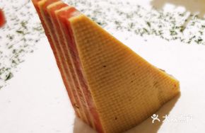 Gardenia Layered Bacon
