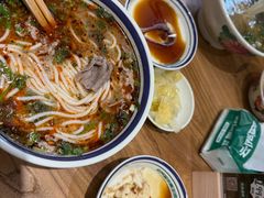 -云阿蛮云南生烫牛肉米线(奉贤路店)