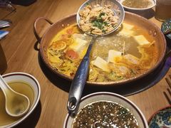 -洱火云南酸菜牛肉火锅(石景山当代商城店)