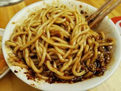 蒜香杂酱面-张记老成都杂酱面红油水饺(南虹雅园店)