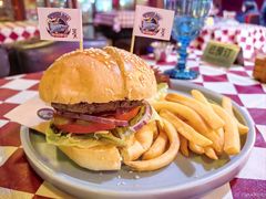 -鲨鱼美式餐厅酒吧Sharky