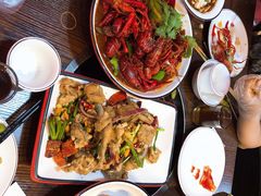 -虾弄弄海派小龙虾·牛羊蝎子火锅