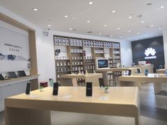 -华为授权体验店(中山公园来福士)