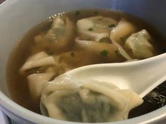 野荠菜鲜肉馄饨-南小馆(迪士尼小镇店)