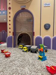 -奈尔宝·儿童乐园·亲子餐厅(华采天地店)