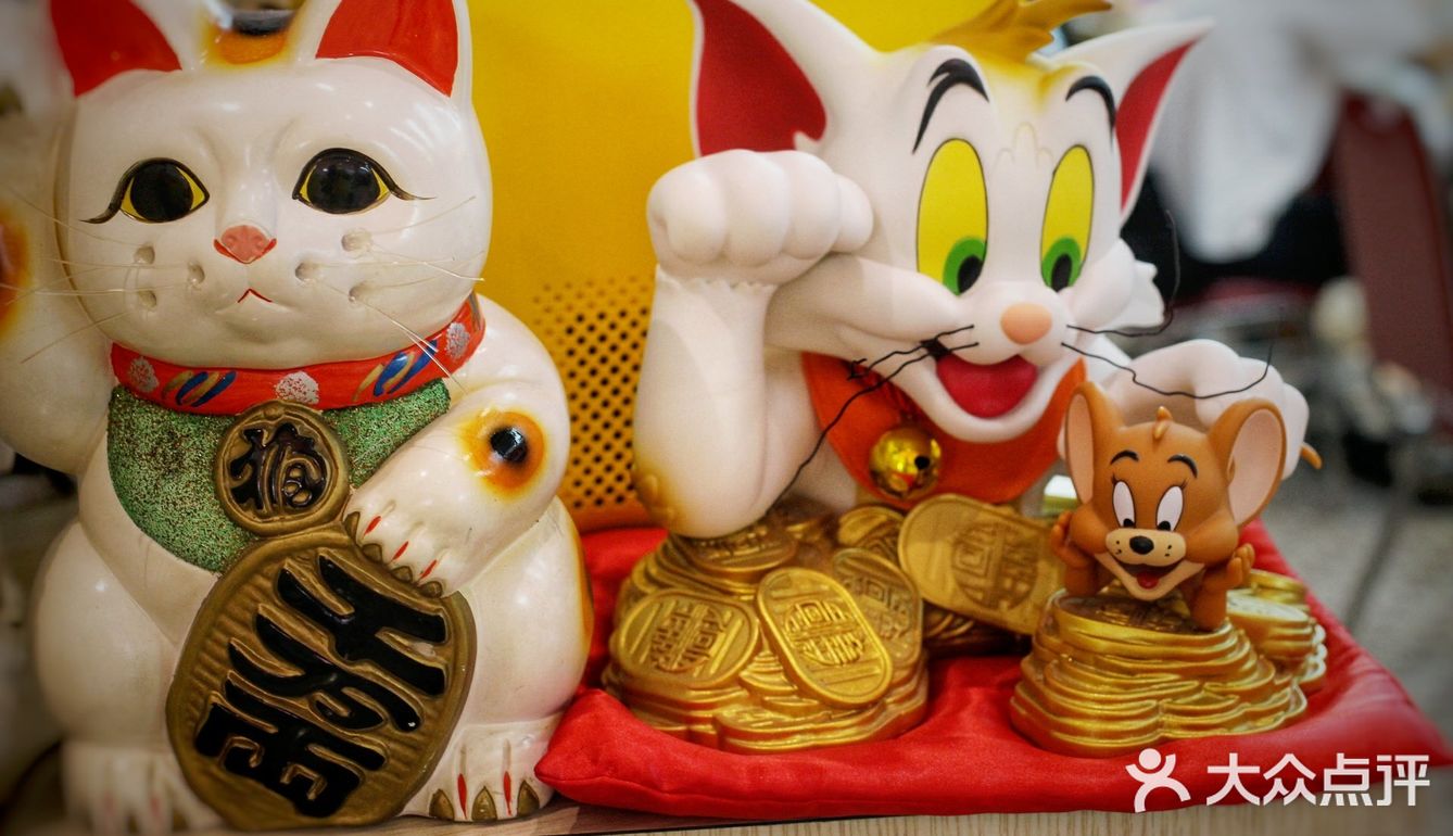 “三餸一汤，白饭任装！！”