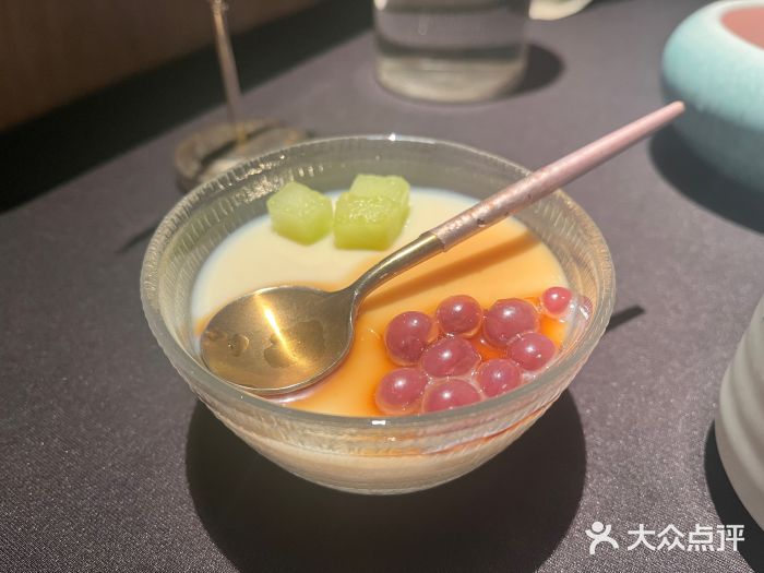 山石榴·贵州菜(丰盛里店)红豆爆珠豆腐花图片
