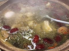 -广味炭炉鸡煲(宝业路分店)