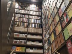 -钟书阁(群光广场店)