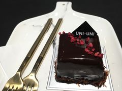 -UNI UNI(环亚凯瑟琳店)