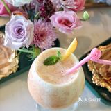 三亚探店｜花海咖啡☕️黑夜变身网红清吧