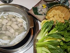 -喃喃椰·糟粕醋·椰子鸡火锅(七堡花园店)