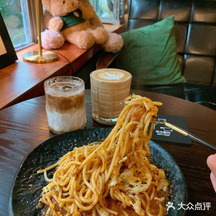 广州被绿植包围的咖啡厅🍃超多猫🐈