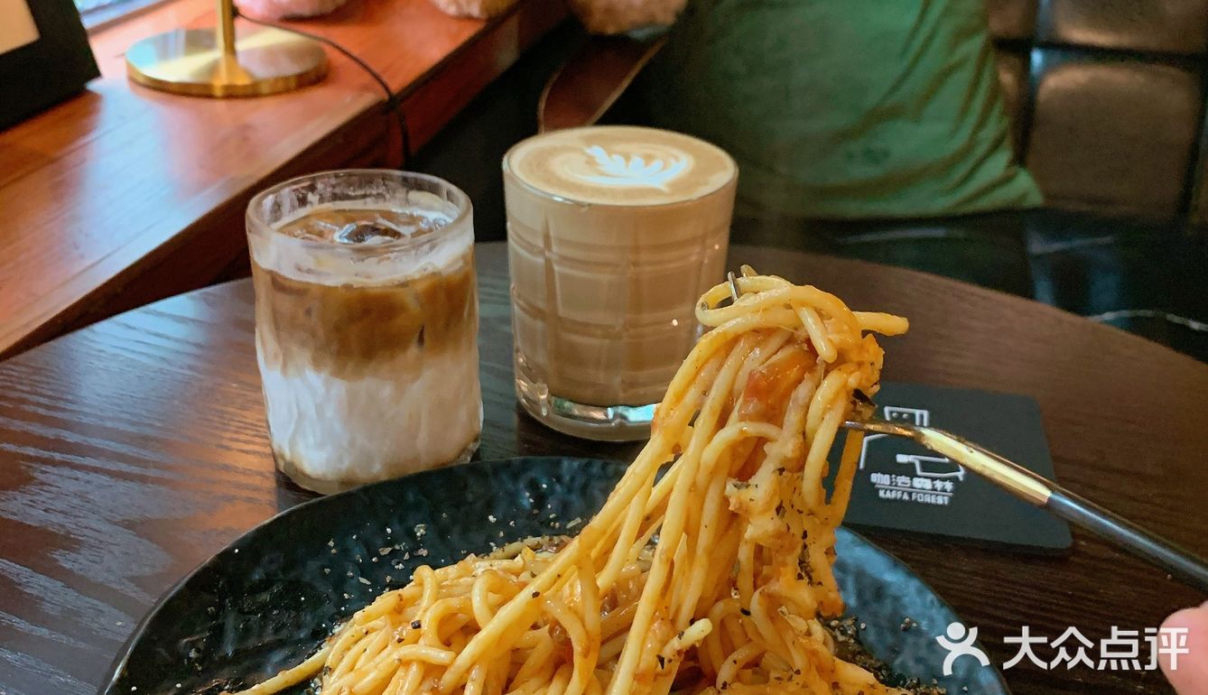 广州被绿植包围的咖啡厅🍃超多猫🐈