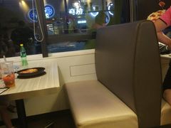 -必胜客(武汉欢乐谷店)