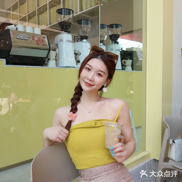 春天气息暖阳的一杯咖啡