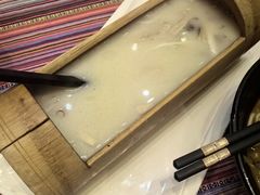 -香巴拉云南餐厅(华莱坞店)