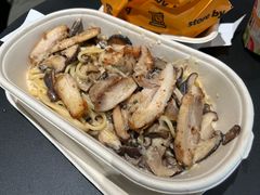 烟熏鸡肉佐菌菇意大利扁面-JPG canteen(广州寺右公馆店)
