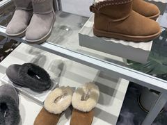 -UGG(燕莎奥特莱斯购物中心店)