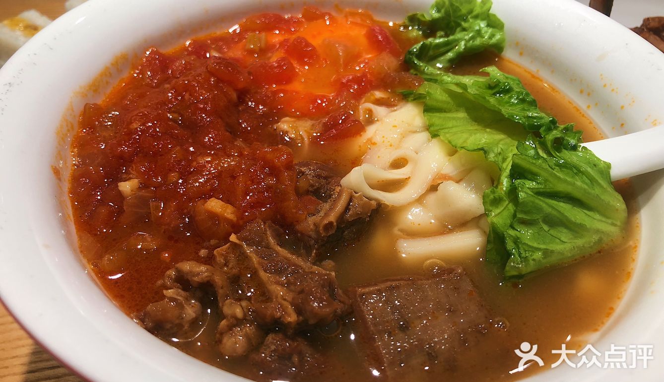 肉夹馍 它家的肉夹馍外皮是酥的