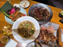 -老滇山寨•云南特色菜•地方菜•民族风情歌舞表演(金碧店)