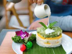 三色糯米饭-樾餐厅泰式海鲜火锅(民歌湖店)