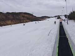 -采薇庄园四季滑雪场