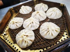 灌汤包-西安贾三灌汤包·回坊小吃·清真炒菜(北院门总店)