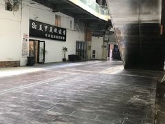 -东方巴黎购物广场