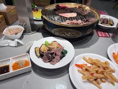 -山焱·炭火自助烤肉(周浦万达店)