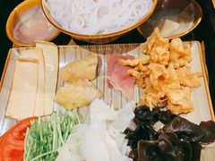 蒙自过桥米线-麦麦山云南菜(复地活力城店)