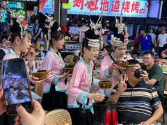 -刘姐啤酒鱼民族演艺餐厅(西街总店)