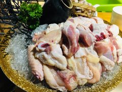 -洪氏嗨捞·广东猪肚鸡·椰子鸡火锅(西咸万象城店)