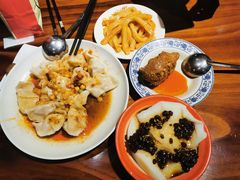 -爆炸头阿姨小四川正宗川味小吃(无任何分店)