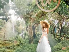 -Chom Cafe and Restaurant