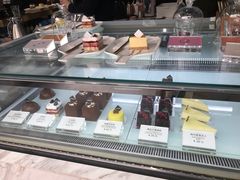 -UNI UNI(环亚凯瑟琳店)