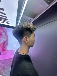 -藤野造型•烫染专业店