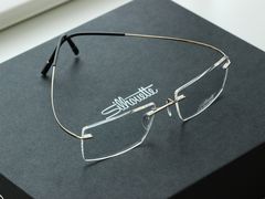 -目艮眼镜SHOWROOM(品牌集合店)