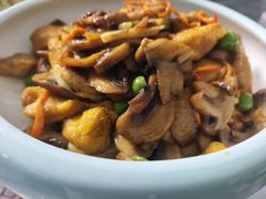 -天天向上素食餐厅(五台山店)