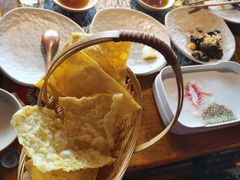 -老牌坊云南鱼豆花火锅(哈西万达店)
