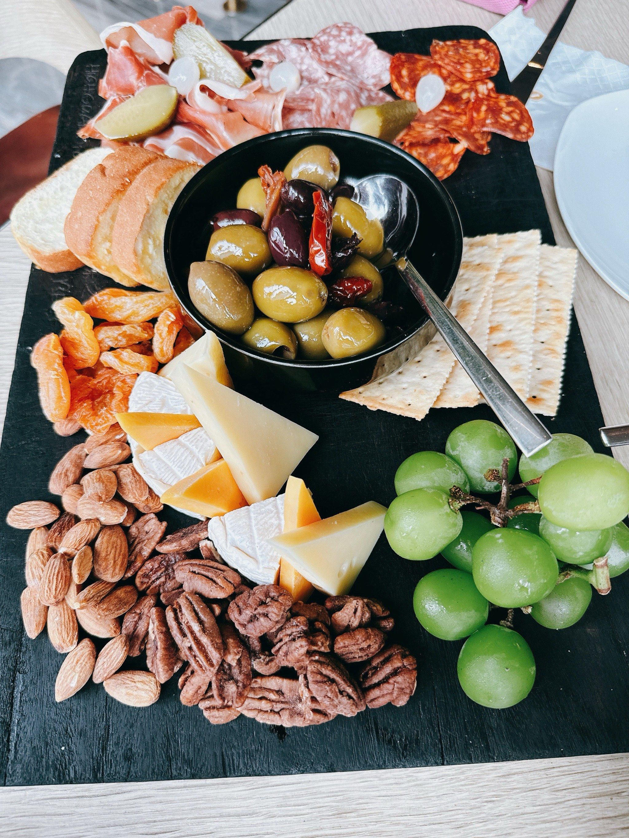 西班牙火腿奶酪拼盘吃起来