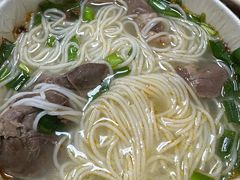 -梁老三麻辣鸡头(汝河小区店)