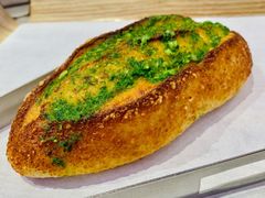 欧式柔软蒜泥面包-巴黎贝甜(大宁国际商业广场店)