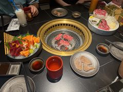 -山川小町·极番烧肉(新地假日广场店)